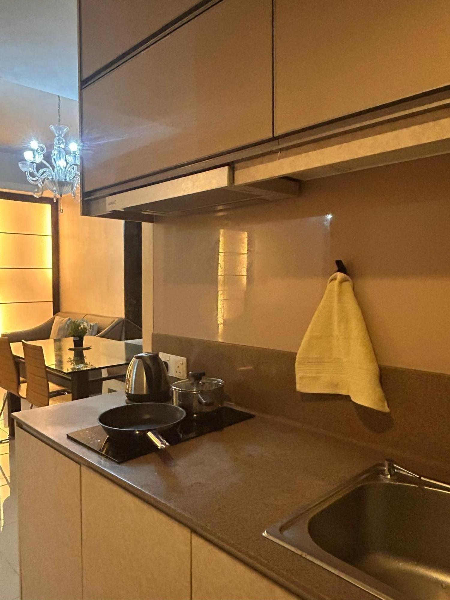Apartemen Chelsea Studio, Plaza Damas 3 *